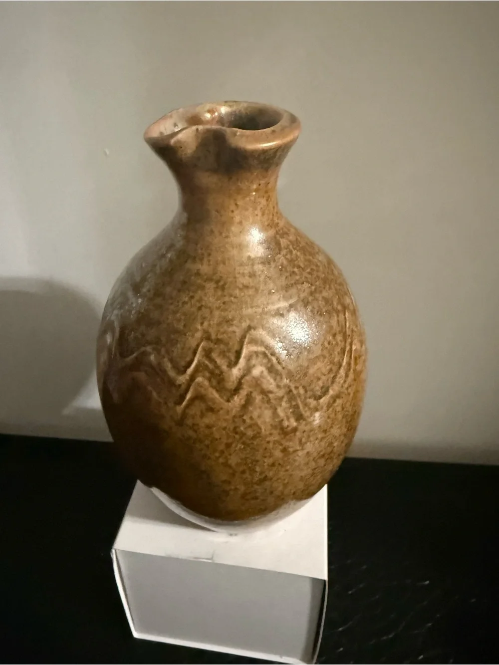vintage Japanese Hagi-ware pottery sake flask or tokkuri vase. Pre Own